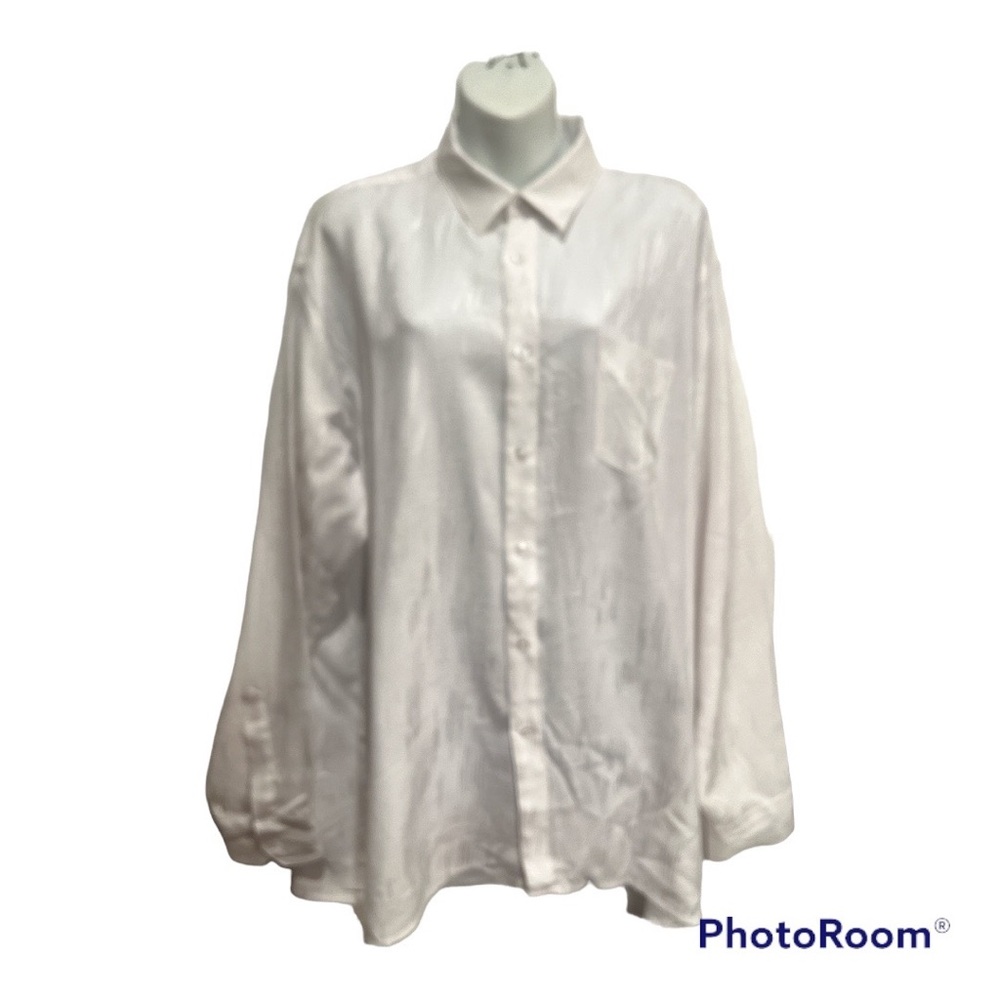 Pavo dress Shirt in white size XL.  17 1/2”